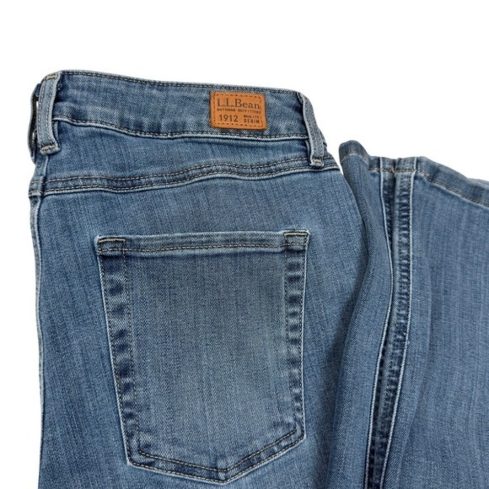 L.L.Bean BeanFlex Jeans Women's 14 Reg Bootcut Favorite Fit Coolmax Stretch Blue